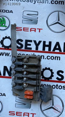 seat ibiza 2000 1.9 akü üstü sigorta tablası