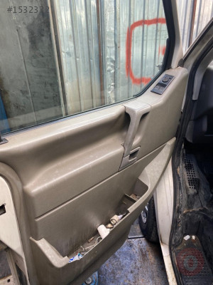VOLKSWAGEN TRANSPORTER SOL ÖN KAPI DÖŞEMESİ ÇIKMA