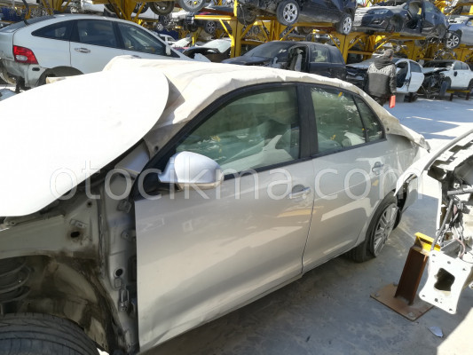 2008 jetta çıkma hatasız sol ön kapı