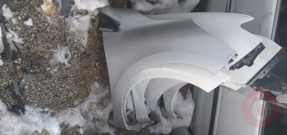 Renault clio 4 çıkma sağ ön çamurluk