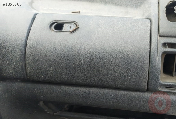 1999 model peugeot partner 1.4 benzinli çıkma torpido kapağı