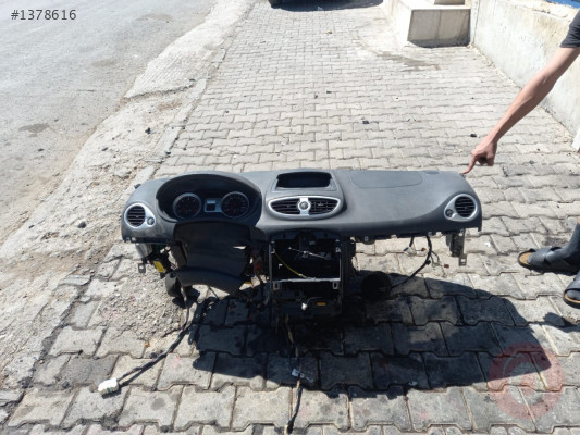 2010 RENAULT CLİO 3 HATASIZ ORJİNAL ÇIKMA GÖĞÜS