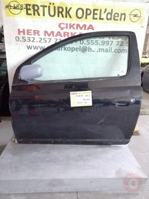 Toyota yaris sol ön kapı