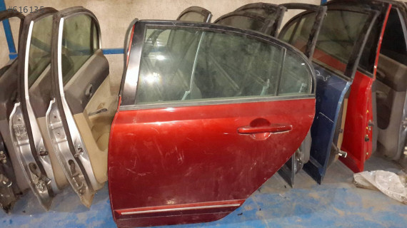 2007-11 HONDA CİVİC HATASIZ SOL ARKA KAPI.