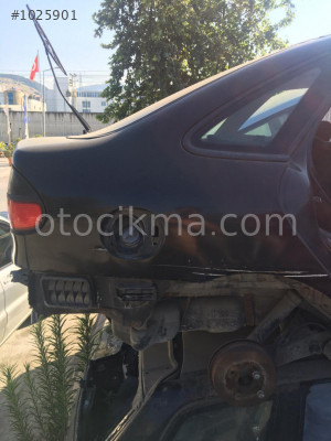 Renault Laguna 1 sağ kelebek camı hatasız orjinal çıkma