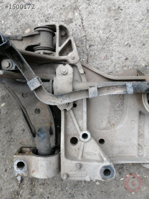 1K0199295E vw golf 5 travers sol tabla bağlantı braketi