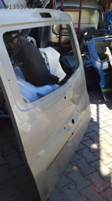Renault trafic bagaj kapağı