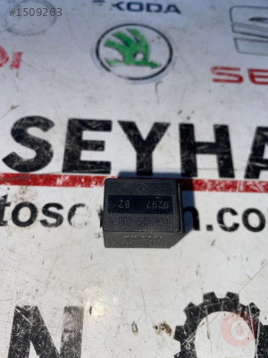 A0025428319 mercedes c180 w204 siyah röle küçük