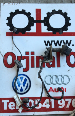 8V5T-14A584-HGG ford fiesta 2011 sağ arka kapı tesisatı