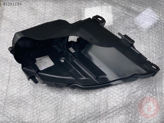 AUDİ Q7 10-15 FAR YUVASI SAĞ 4L0941614B