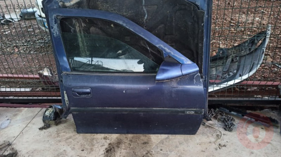 OPEL VECTRA B SAĞ ÖN KAPI