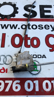 1P0839015D seat leon 2010 sol arka kapı kilidi