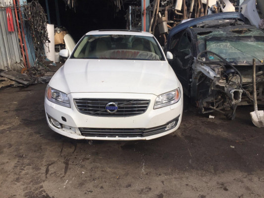 VOLVO S80 KOMPLE KESME ÖN KASA.
