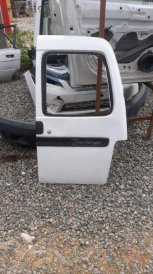 CİTROEN BERLİNGO SAĞ BAGAJ KAPAĞI