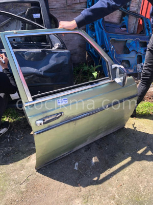 Mercedes W123 Sağ Ön Kapısı hatasız orjinal çıkma