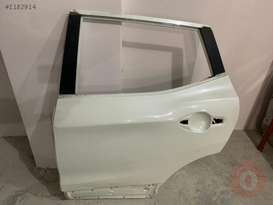 NİSSAN QASHQAİ SOL ARKA KAPI 2014-19 ÇIKMA ORJİNAL YEDEK