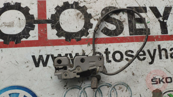 5K1823509 vw golf 6 jetta motor kaput kilidi