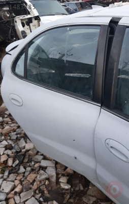 1996 hyundai elantra 1.8 otomatik çıkma sağ arka dolu kapı