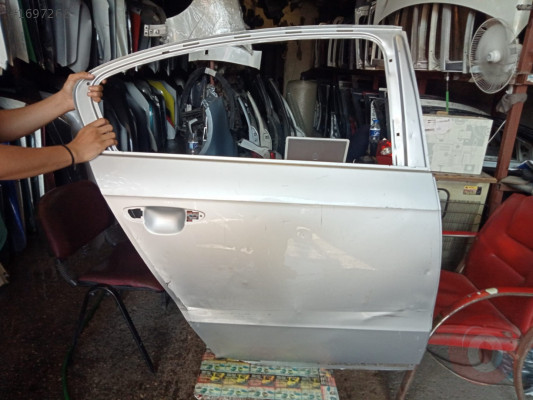 Volkswagen Passat b7 sağ arka kapı çıkma