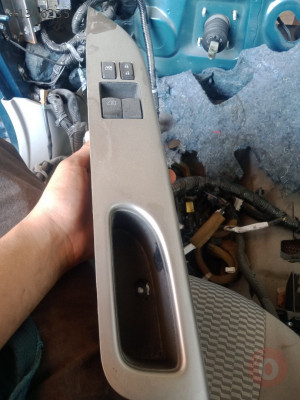 Nissan Micra K13 Sol Ön Cam açma Düğmesi 2012-2018