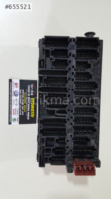 OEM VOLKSWAGEN TRANSPORTER 4 DİESEL MOTOR SİGORTA KUTUSU