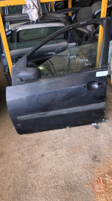 FORD FİESTA SOL ÖN KAPI