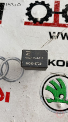 90080-87021 toyota corolla 2018 gri küçük röle