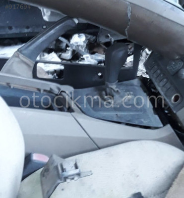 2001 VOLVO S80 ORİJİNAL VİTES KONSOLU.