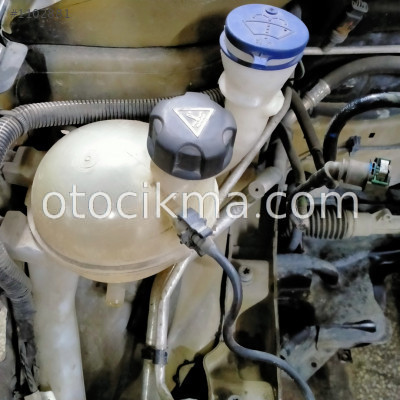 Peugeot 301 yedek su bidonu