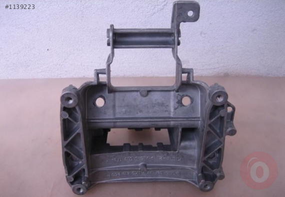 VW GOLF 04-10 DİREKSİYON KOLON BRAKETİ 1K0419250P