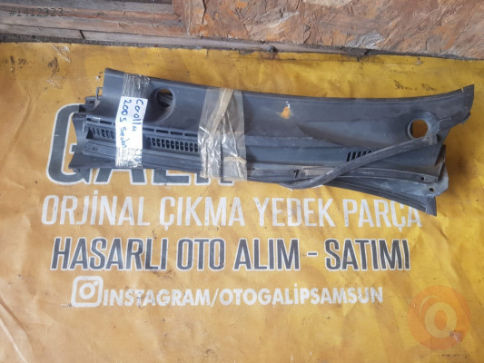 Toyota Corolla 2005 Sedan Ön Cam Izgarası Orjinal Çıkma