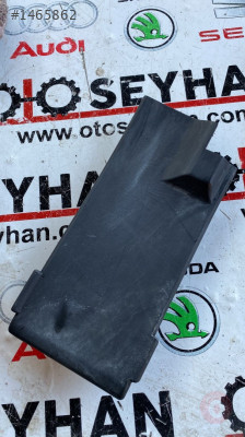 1K0971981A audi a3 2008 sağ ön koltuk alt fiş yuvası kapağı