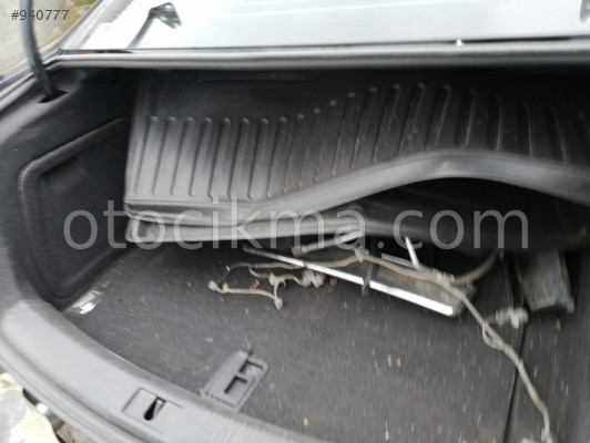 Audi A4 B8 Bagaj Döşemesi hatasız orjinal çıkma