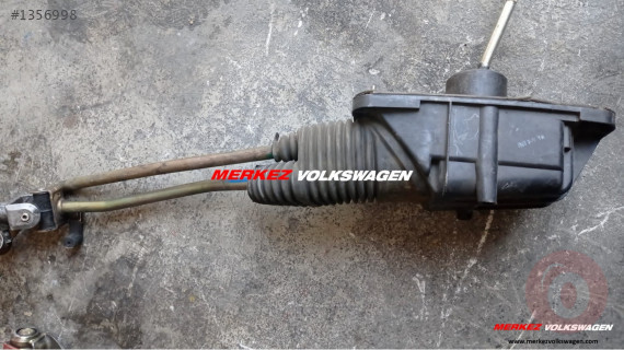 AUDİ - A6 / MANUEL VİTES MEKANİZMASI (8E0711025)