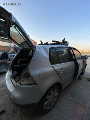 volkswagen golf 5 2005 sağ arka kesme çamurluk