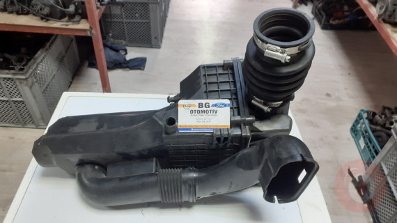 FORD FİESTA 3  1.4 benzinli hava filitre kutusu