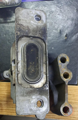 Fiat Freemont çıkma sağ motor kulağı