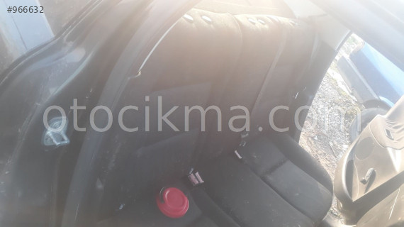 2009 model peugeot 207 1.4 benzinli çıkma tam takım koltuk