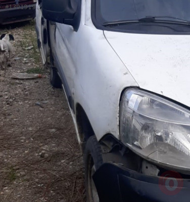 2006 model peugeot partner 1.9 çıkma  sağ marşbiyel