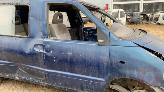 Nissan Vanetta Sağ Ön Kapı Orjinal Çıkma 1990-2000 Model