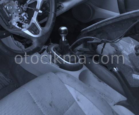 2010 HONDA CR-Z ÇIKMA VİTES KONSOLU.