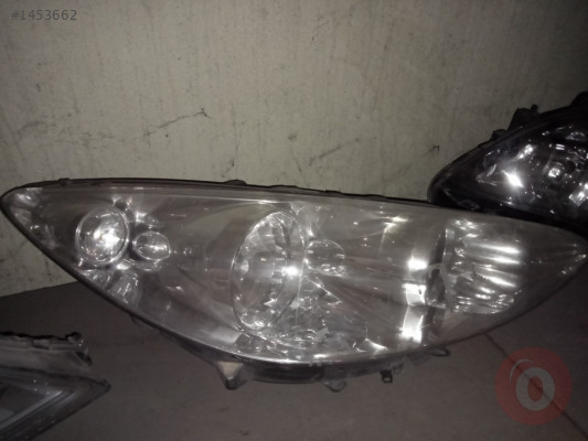 Peugeout 308 ön sağ far çıkma