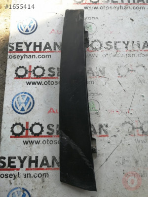 1K4837902A Volkswagen golf 5 sağ ön kapı dış direk kaplaması