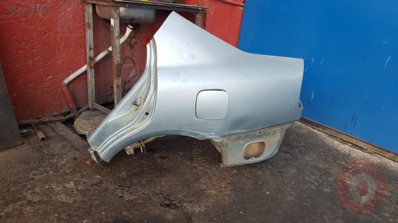 Mitsubishi Carisma sol arka çamurluk