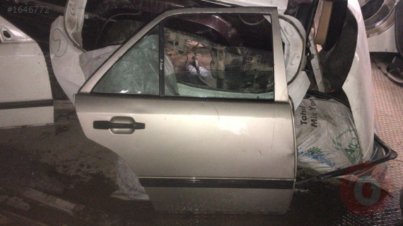 MERCEDES 124 KASA SAĞ ARKA KAPI