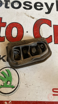 6411378818 1378818 bmw E34 kablo geçiş kanalı