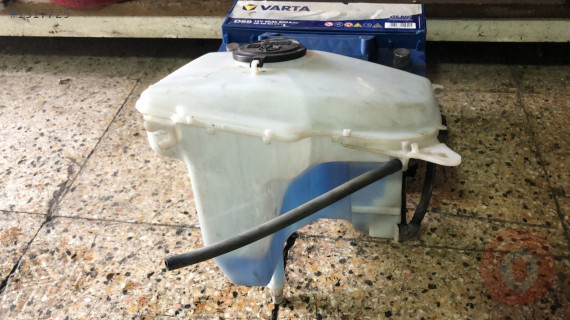 2000 TOYOTA COROLLA HATASIZ ORJİNAL ÇIKMA EK SU DEPOSU