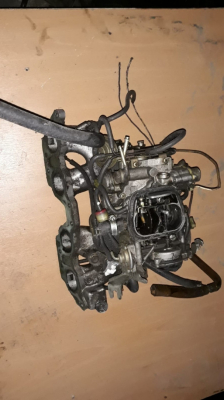 1988 MODEL TOYOTA CORONA ÇIKMA KARBİRATÖR.
