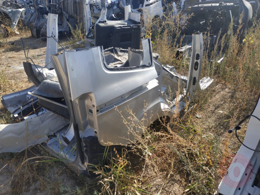 Ford courier sağ arka çamurluk