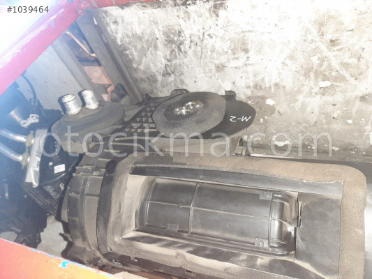RENAULT MEGANE 2 KALORİFER KAZANI ÇIKMA PARÇA